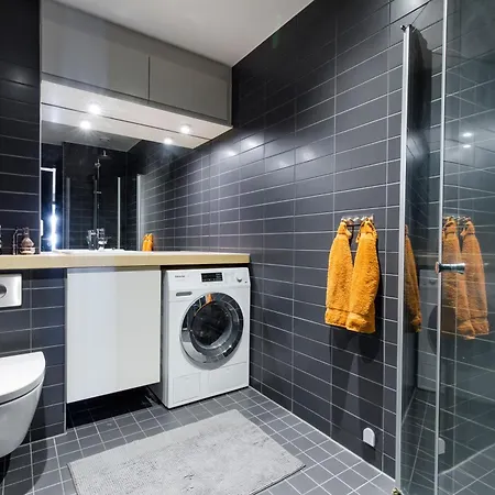 Super Designer Penthouse At 19th Floor With Amazing View!