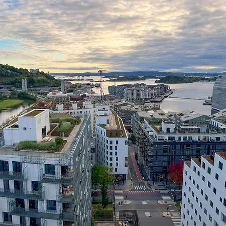 Penthouse On 19th Floor With Amazing View Appartement *