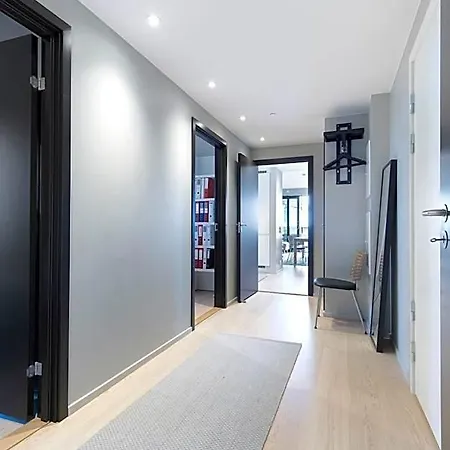 Penthouse On 19th Floor With Amazing View