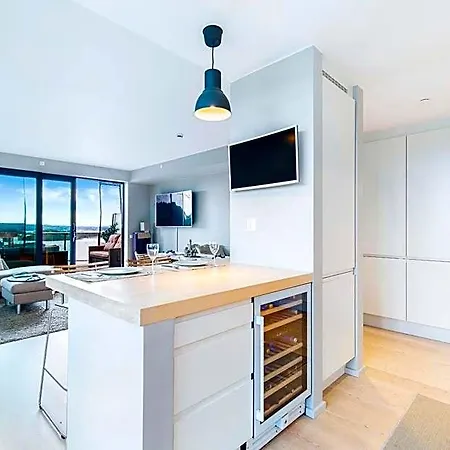 Penthouse On 19th Floor With Amazing View