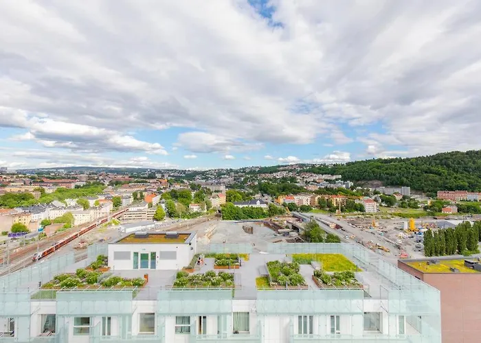 Super Designer Penthouse At 19th Floor With Amazing View!