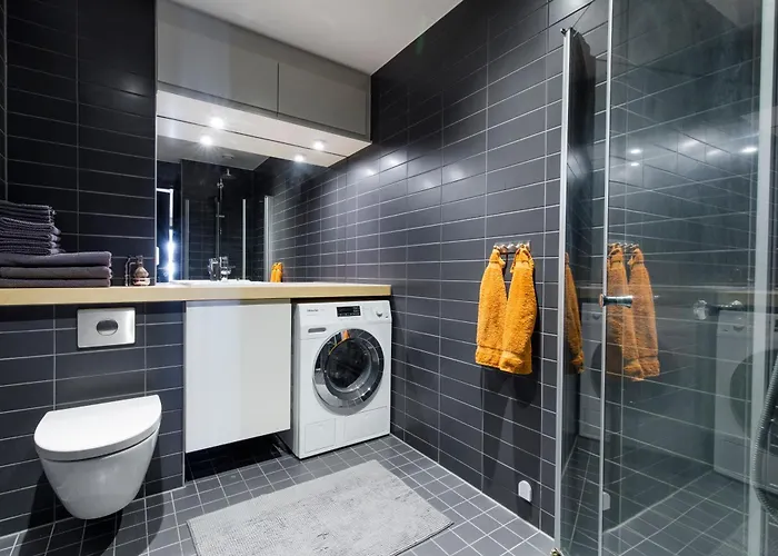 Super Designer Penthouse At 19th Floor With Amazing View!