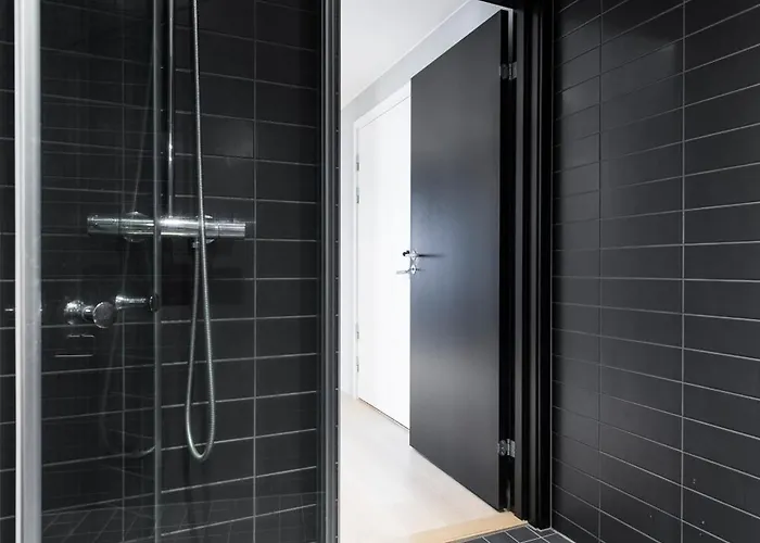 Super Designer Penthouse At 19th Floor With Amazing View!