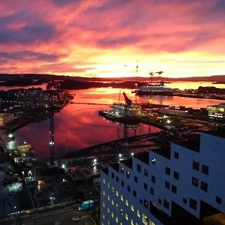 Penthouse On 19th Floor With Amazing View